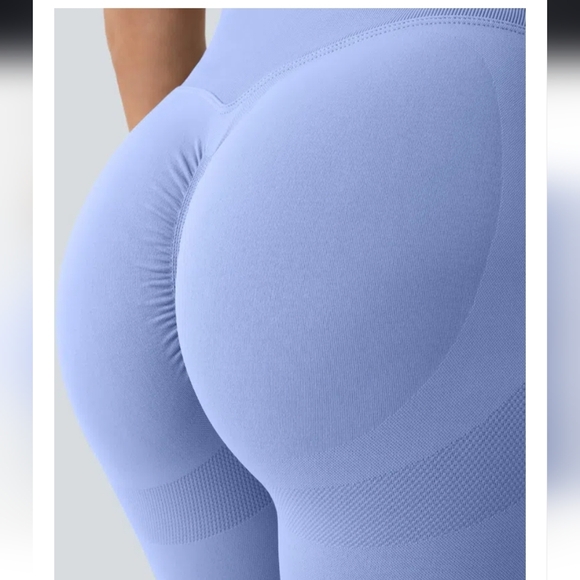 Halara Seamless Flow Legging - Picture 2 of 5